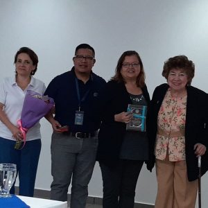 Placa de Reconocimiento a la Lcda. Vilma Elizabeth Solórzano Guevara