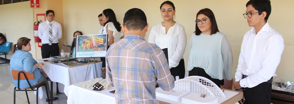 Presentación parcial de estudiantes de Historia de la Arquitectura 1 UJMD